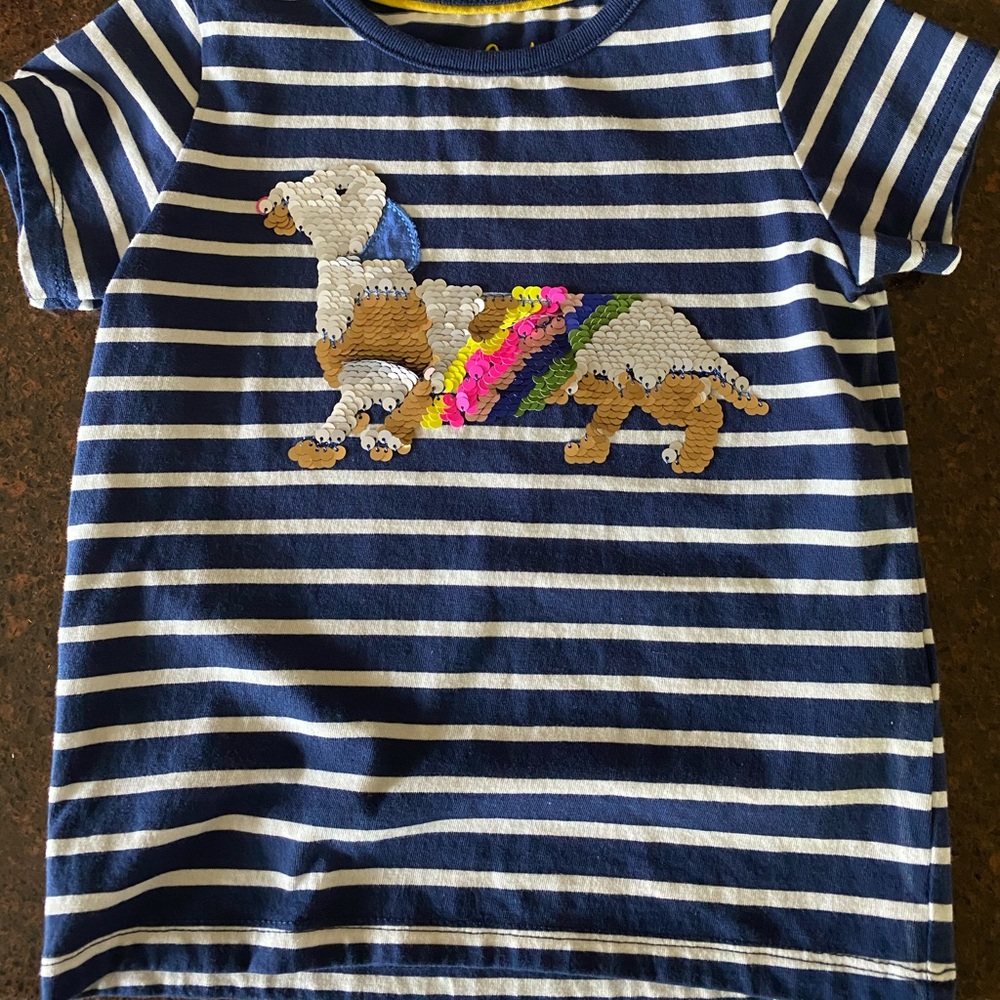 Mini Boden . Side 3-4. Sequined dog shirt.